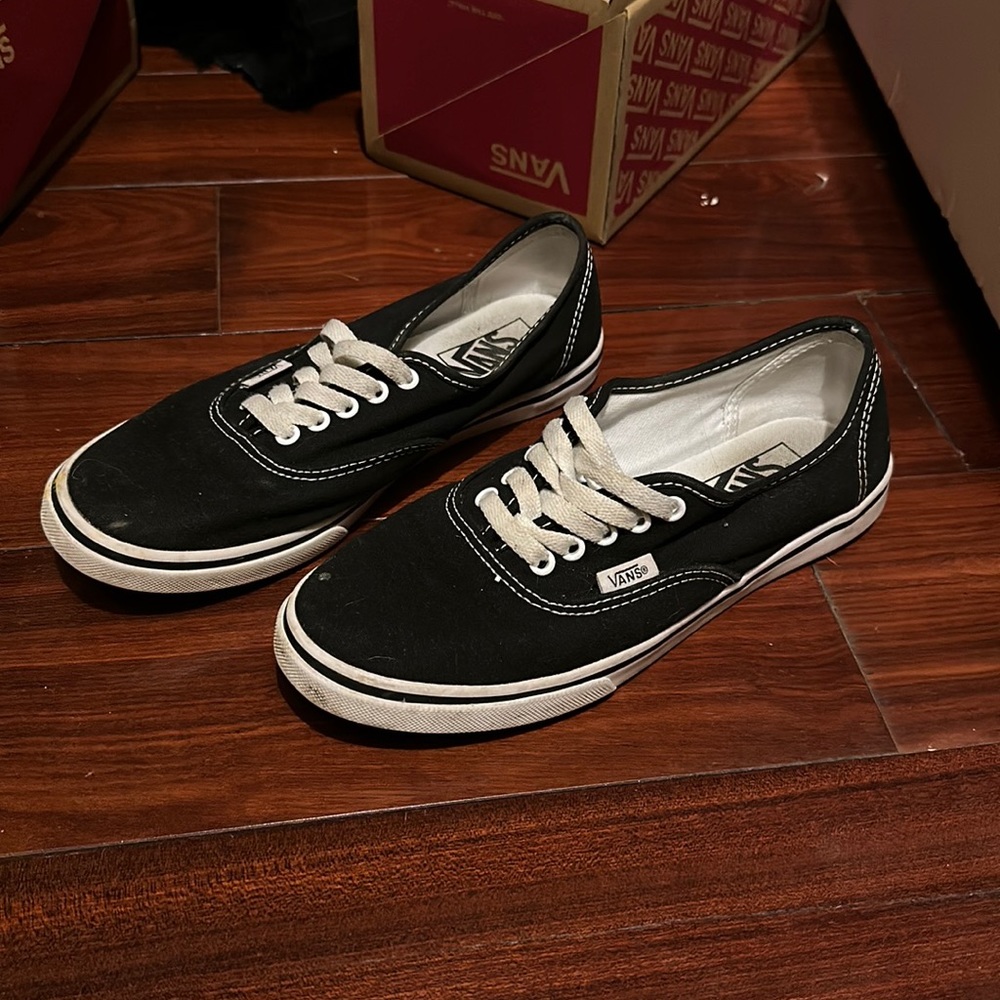 Vans shoes size 7 black and white